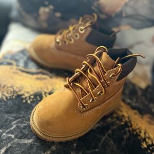 Used 6inch wheat timberland boots